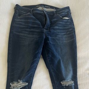American Eagle super high rise distressed jeggings - Az 18
